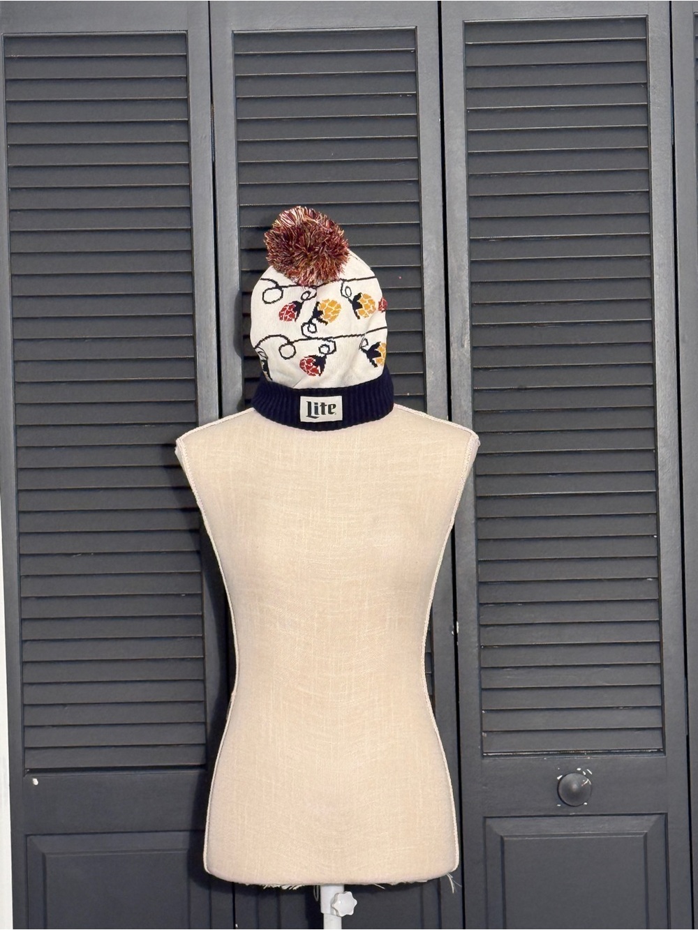 Vintage Style Miller Lite Pom Beanie Hat – Beer Brand Logo Knit Cap